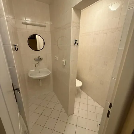 Lukes Guest house *